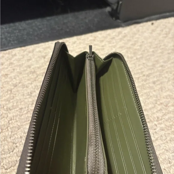 Coach Green Leather Zip Wallet - Picture 3 of 4